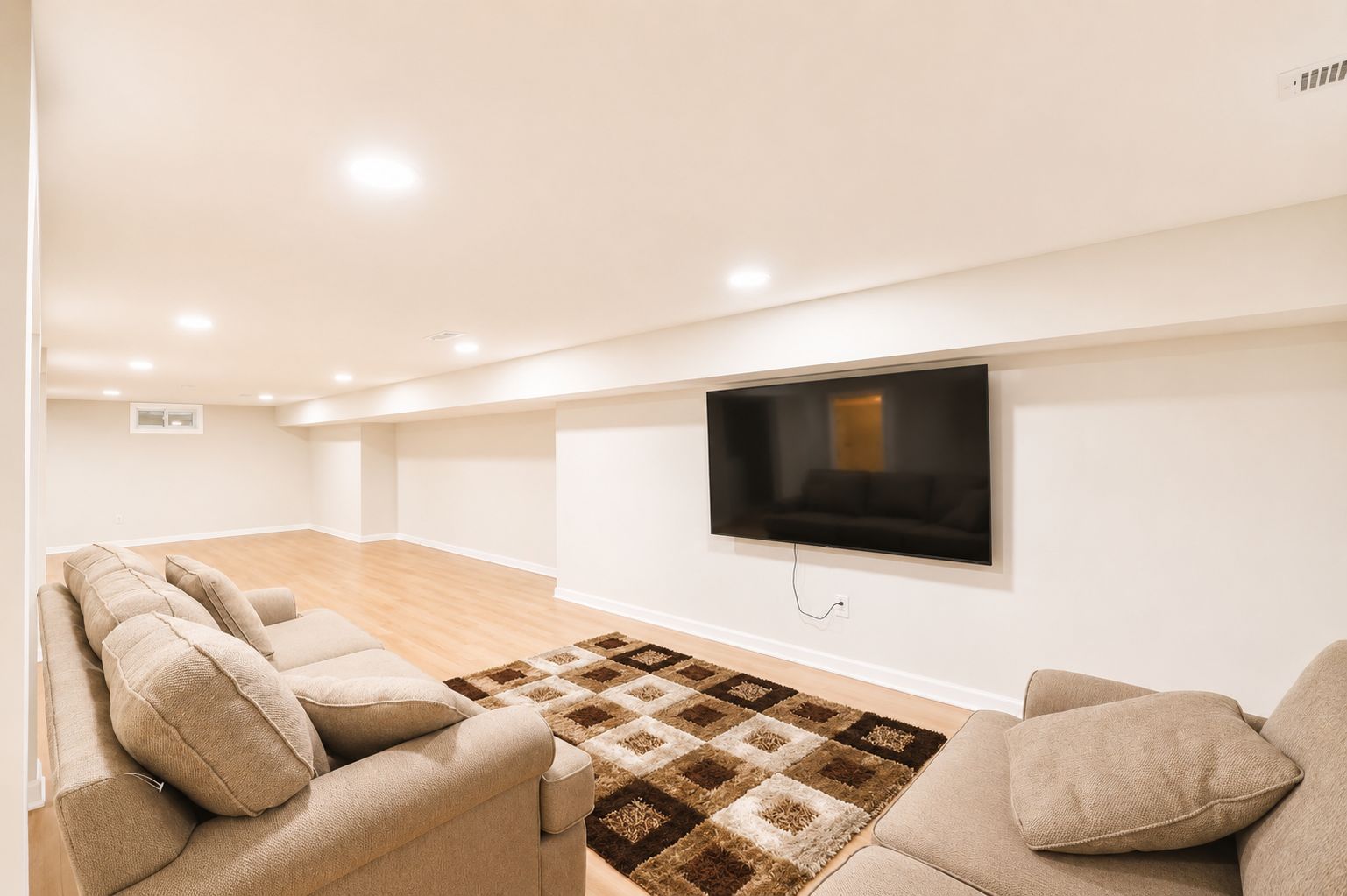 Listing Photos real estate portfolio image 11