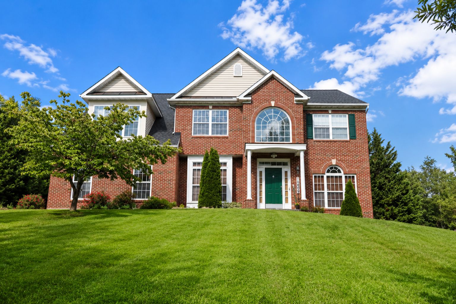 Listing Photos real estate portfolio image 16