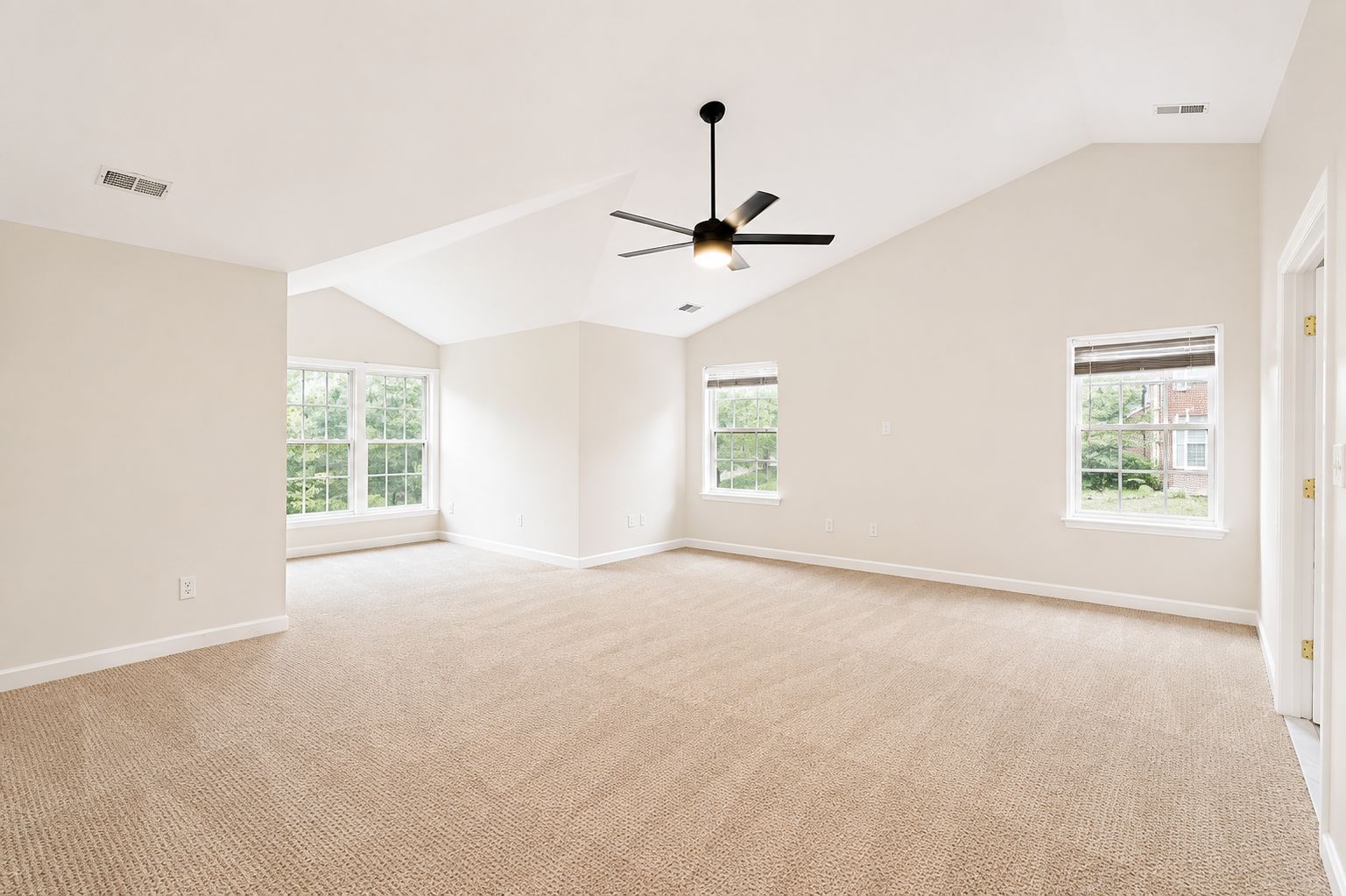 Listing Photos real estate portfolio image 24